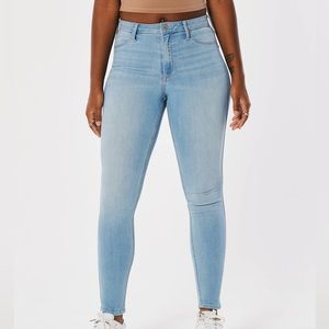 Curvy High Rise Hollister Skinny Jean